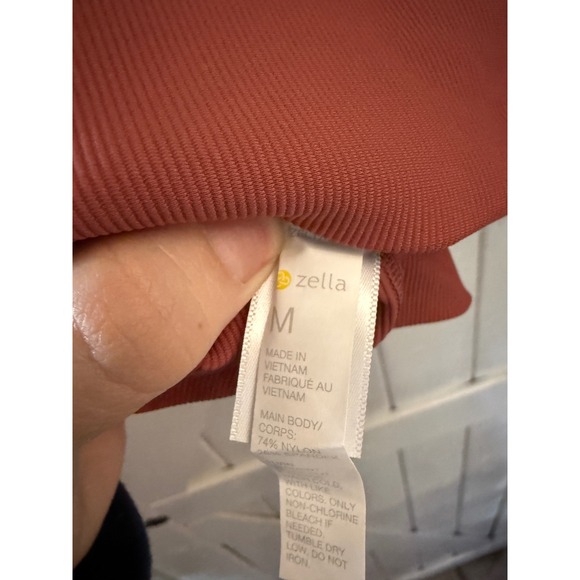 Zella Ribbed V Neck Cropped Tank Top Women's Size M Coral Athletic Workout NWOT - Picture 2 of 3